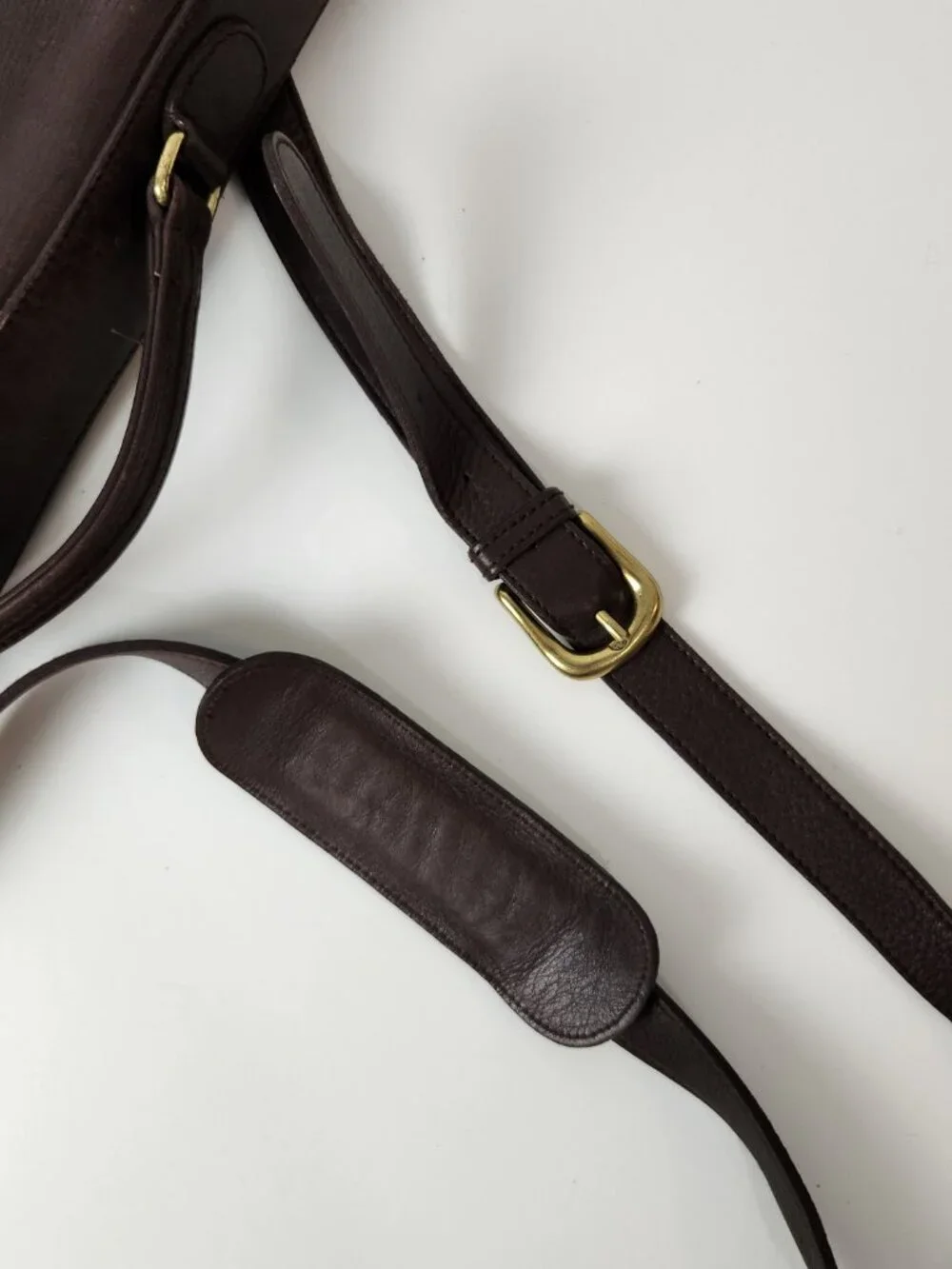 Hunt Club Messenger Bag Vintage Brown Leather Brass Turn Lock Removable Strap